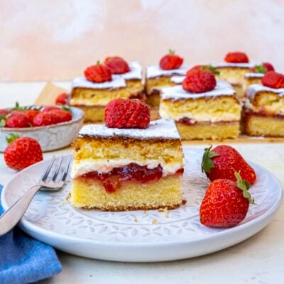 Easy Victoria Sandwich Traybake Cake